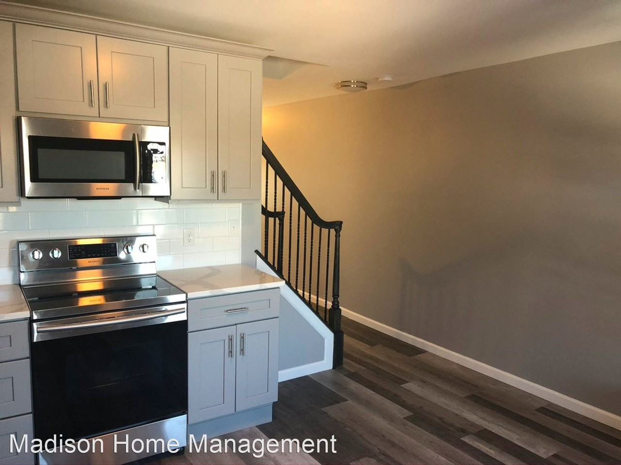 527 Broad St - Photo 2 of 46