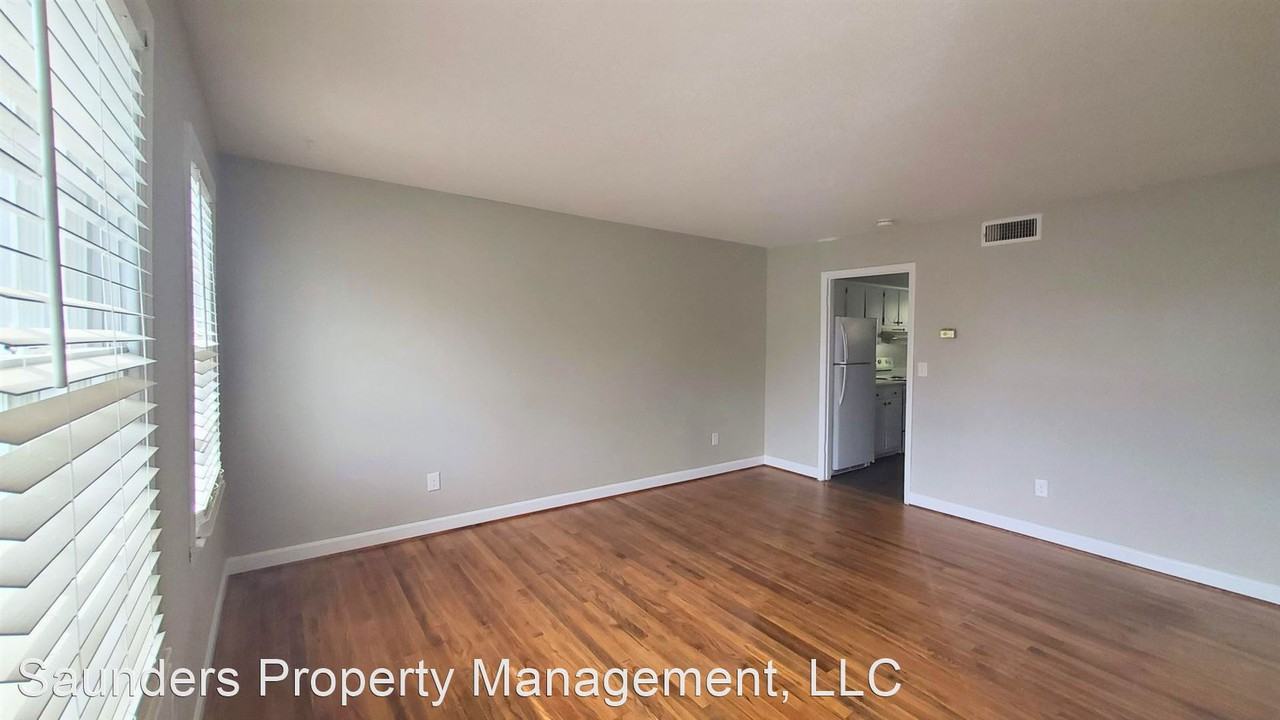 Forsyth St - Photo 2 of 13