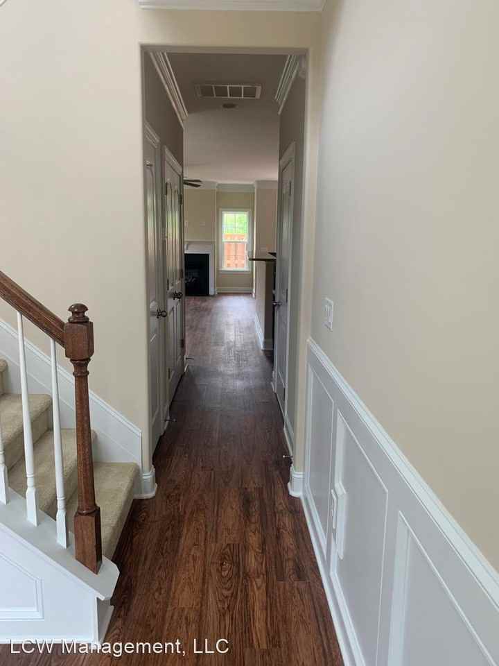 823 Silver Leaf Dr - Photo 3 of 43