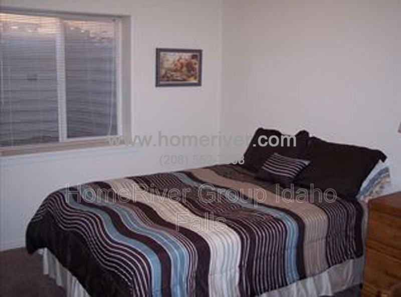 2178 N Bryan Ln - Photo 5 of 11