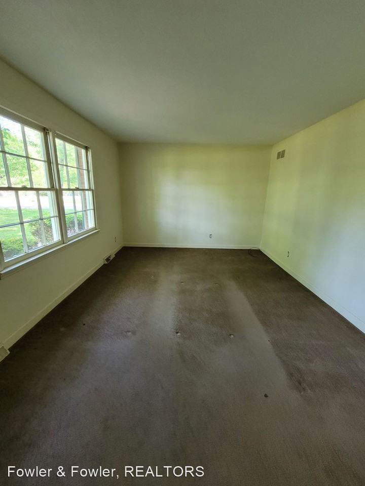 5701 Cates Dr - Photo 2 of 16