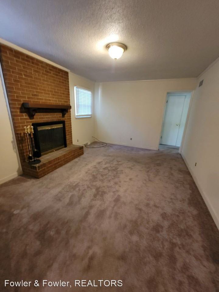5701 Cates Dr - Photo 3 of 16