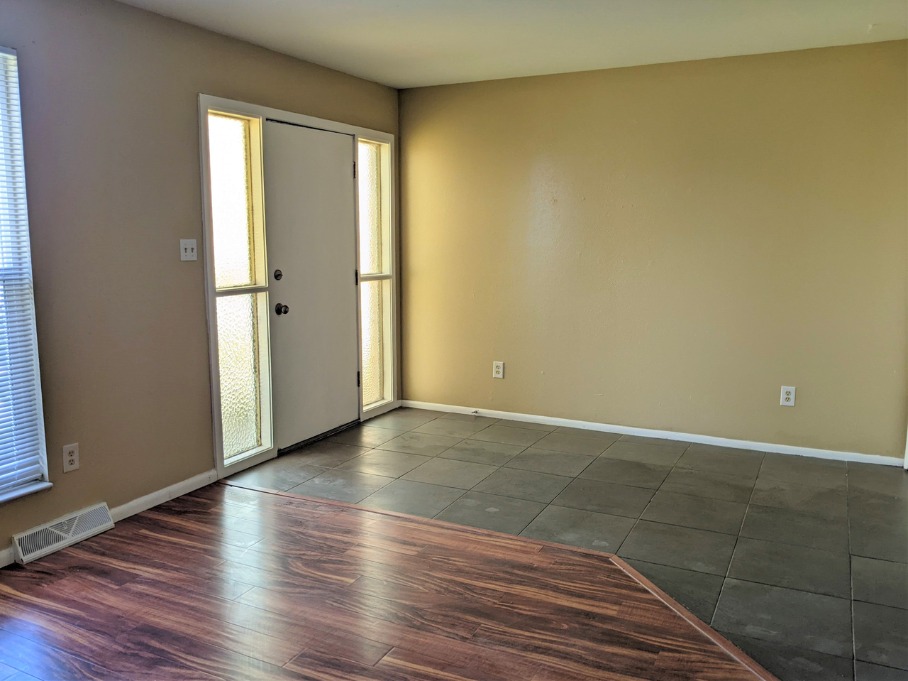 188 Paris Cir - Photo 3 of 31