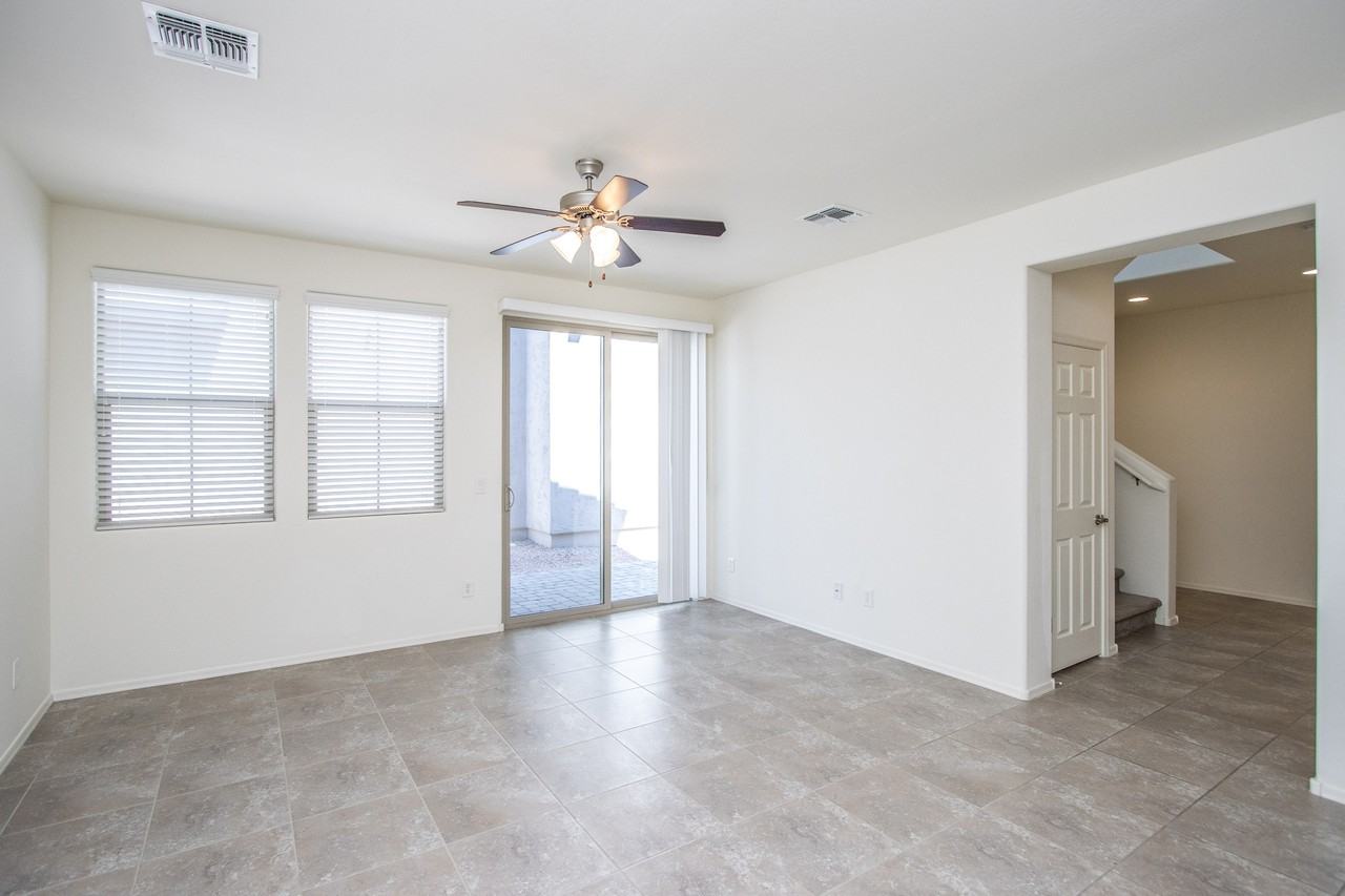 261 N Sandal - Photo 5 of 33