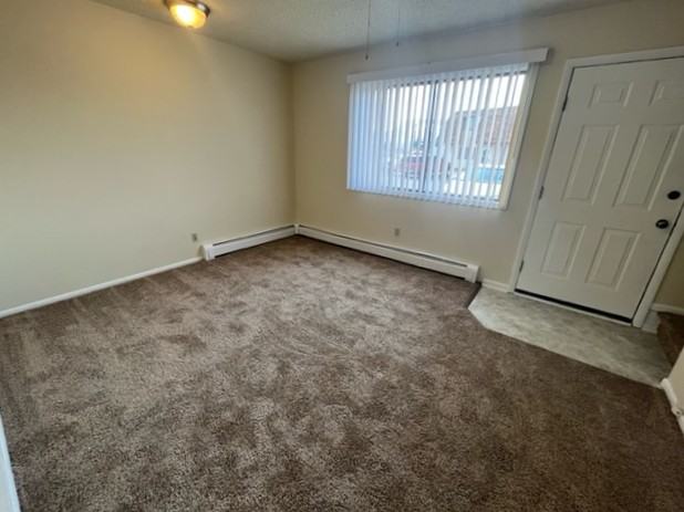 1825 Mountain View Dr - Photo 2 of 10