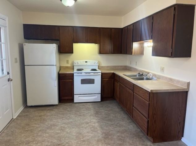 1825 Mountain View Dr - Photo 3 of 10