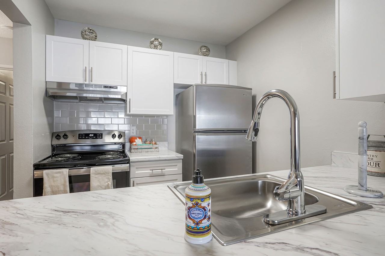 Retreat at Fitzsimons - Photo 3 of 23