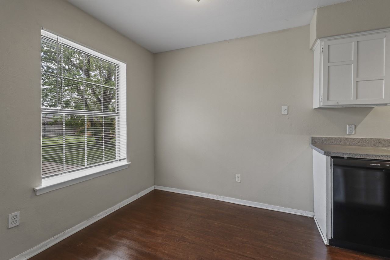 7012 Lincolnshire Ln #1 - Photo 6 of 15
