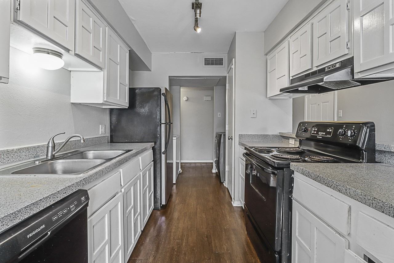 7012 Lincolnshire Ln #1 - Photo 2 of 15