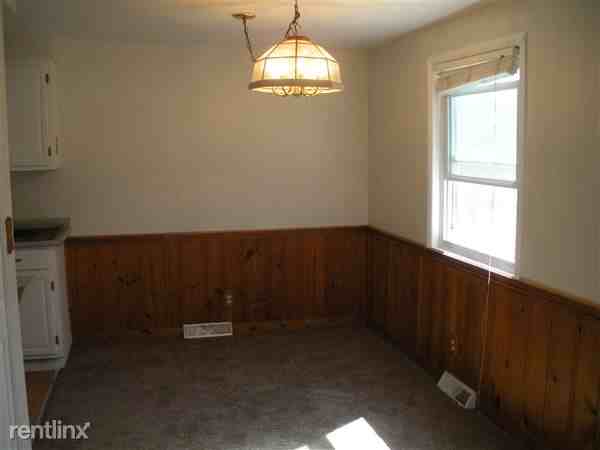 575 Fisher Rd - Photo 2 of 5