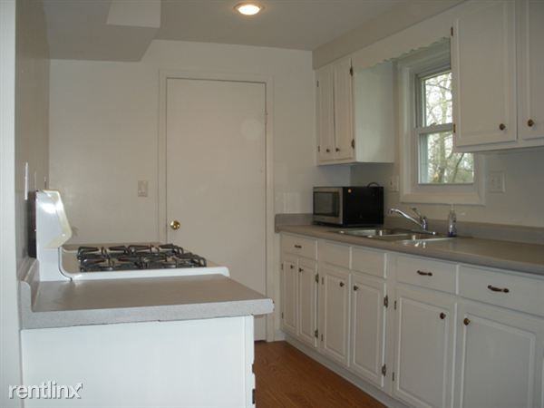 575 Fisher Rd - Photo 3 of 5