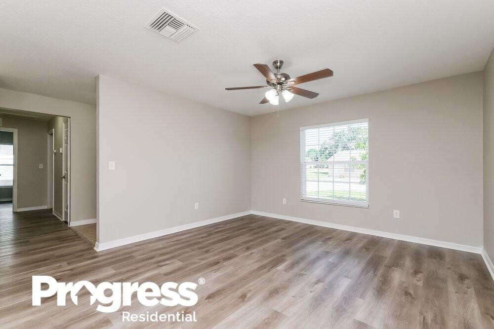 5832 High St - Photo 3 of 16