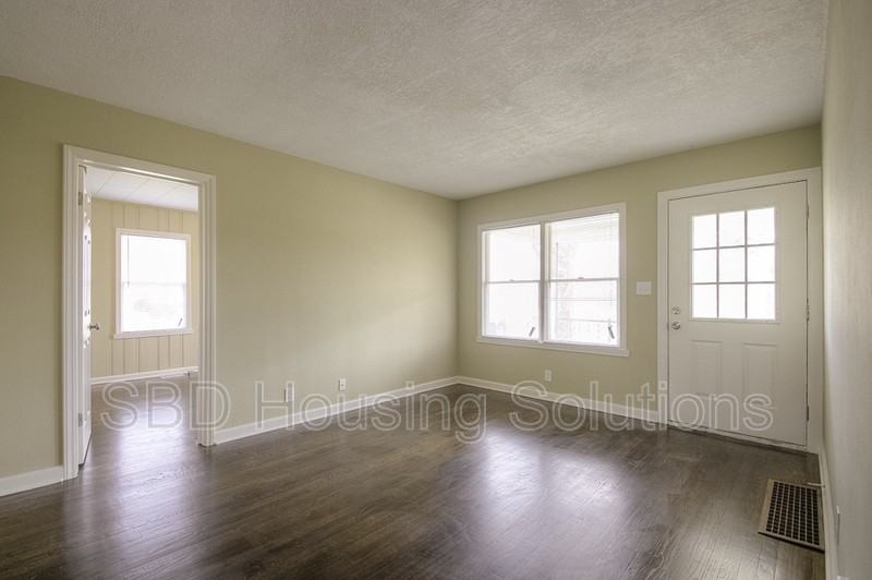 1340 S Main St - Photo 3 of 10