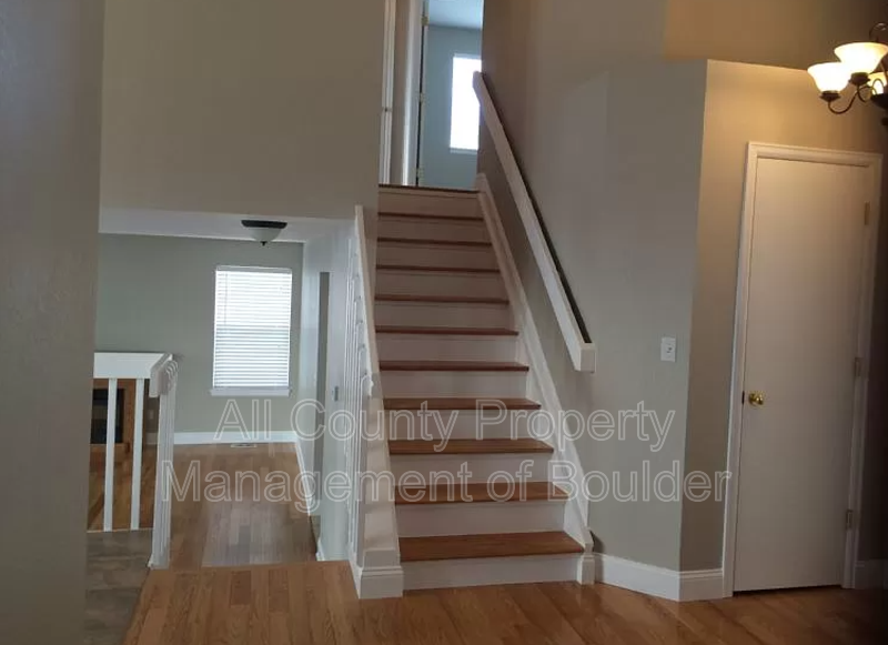447 Tynan Ct - Photo 2 of 10