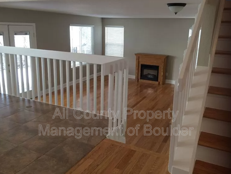447 Tynan Ct - Photo 3 of 10