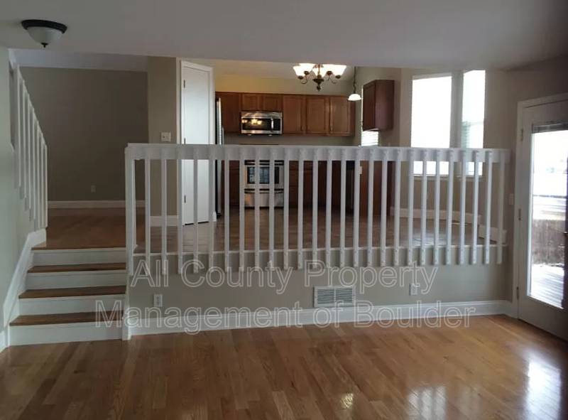 447 Tynan Ct - Photo 4 of 10