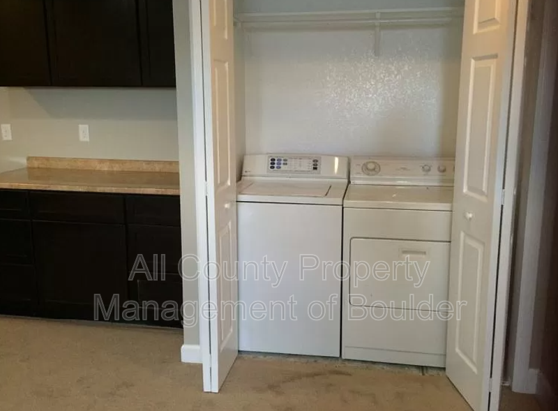 447 Tynan Ct - Photo 6 of 10