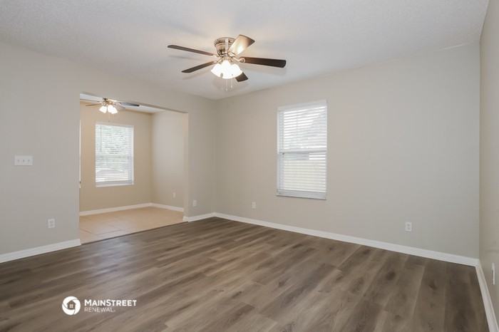 3718 Smith Tree St - Photo 3 of 16