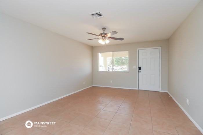 1349 N Markdale - Photo 3 of 16