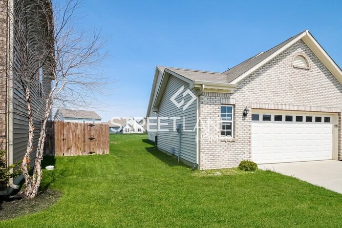 18177 Knobstone Way - Photo 3 of 15