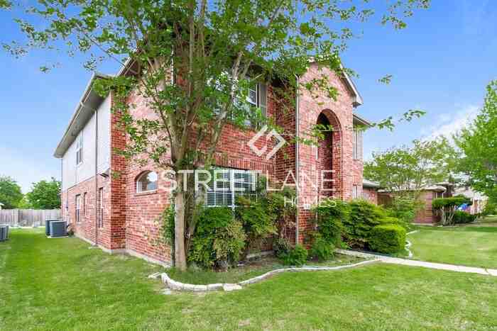 1436 Acadia Dr - Photo 2 of 16