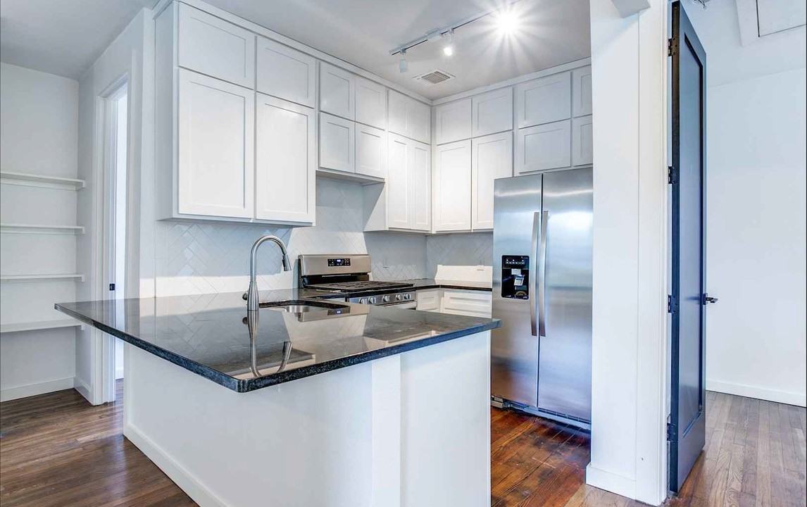 251 251 Natalen Avenue - 2 Upstairs #2UPSTAIRS - Photo 3 of 13