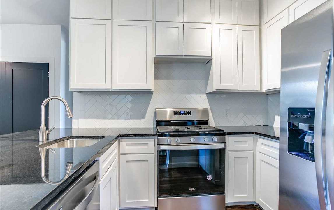 251 251 Natalen Avenue - 2 Upstairs #2UPSTAIRS - Photo 4 of 13