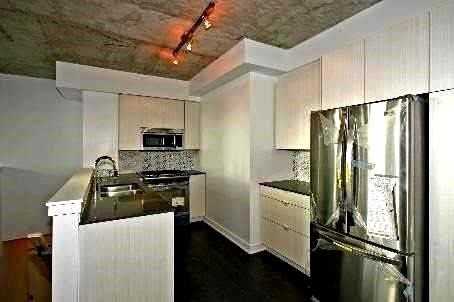 400 Wellington Street West