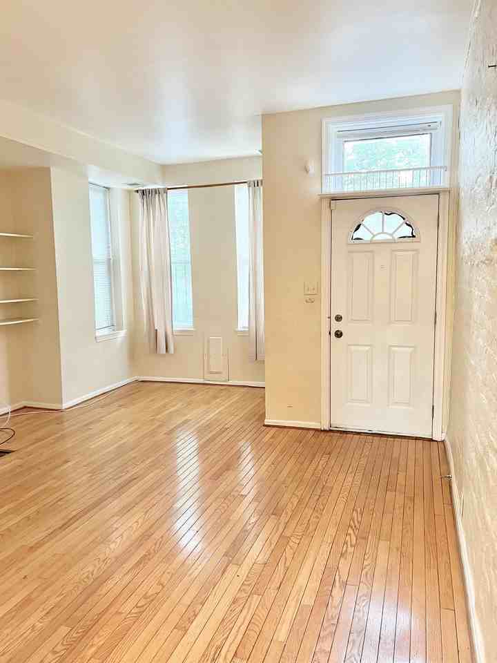 727 12th Street NortheastUnit A #A - Photo 2 of 24