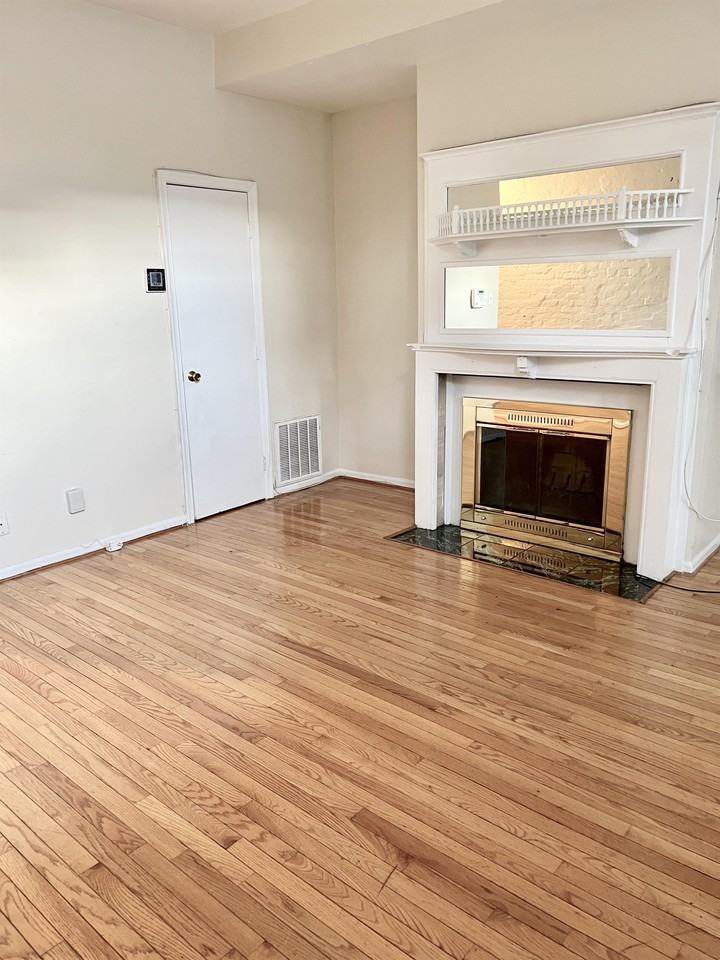 727 12th Street NortheastUnit A #A - Photo 6 of 24