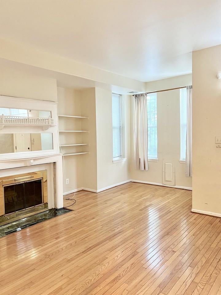 727 12th Street NortheastUnit A #A - Photo 5 of 24