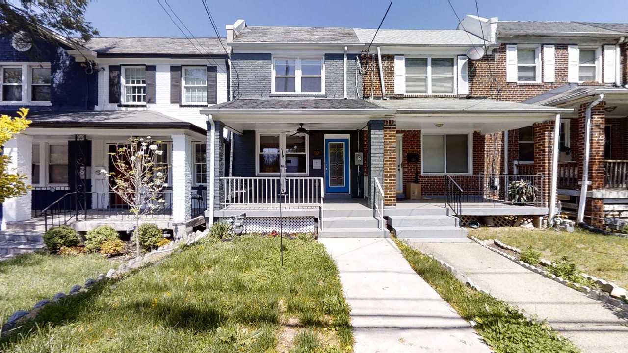 12 Hawaii Ave Ne #1 - Photo 2 of 34