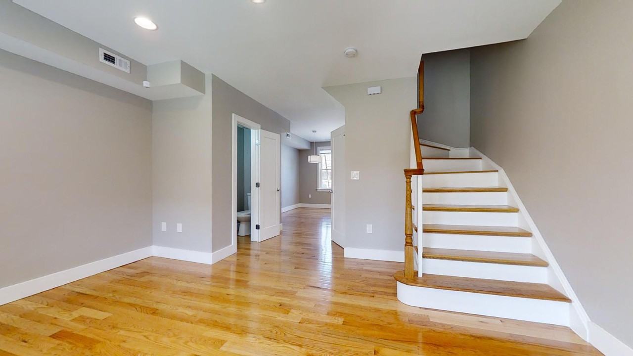 12 Hawaii Ave Ne #1 - Photo 3 of 34