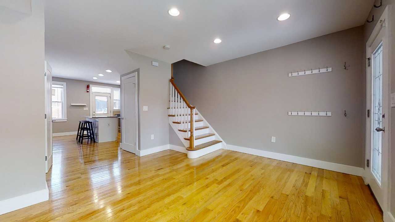 12 Hawaii Ave Ne #1 - Photo 6 of 34