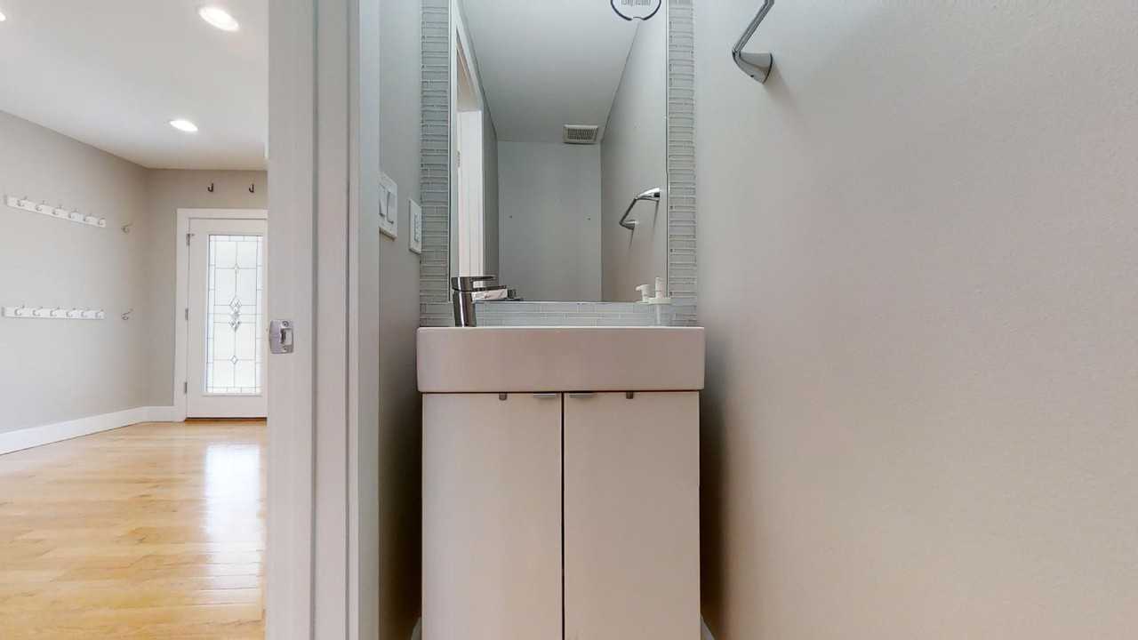 12 Hawaii Ave Ne #1 - Photo 7 of 34