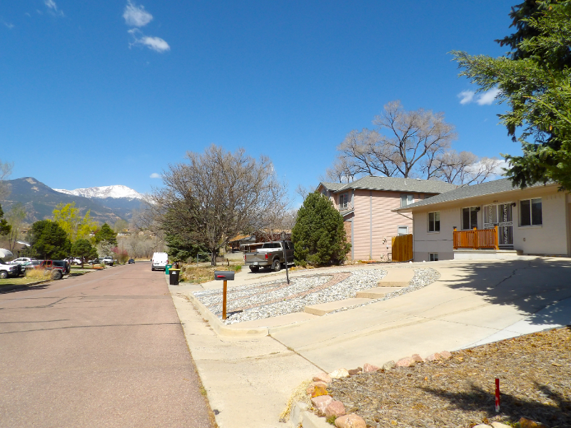 1806 Koshare St - Photo 4 of 42