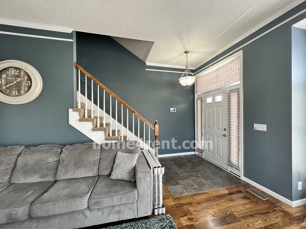 7833 N Strathbury Ave - Photo 2 of 36