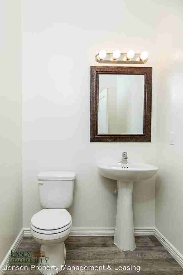 3262 E Livia Dr - Photo 3 of 25