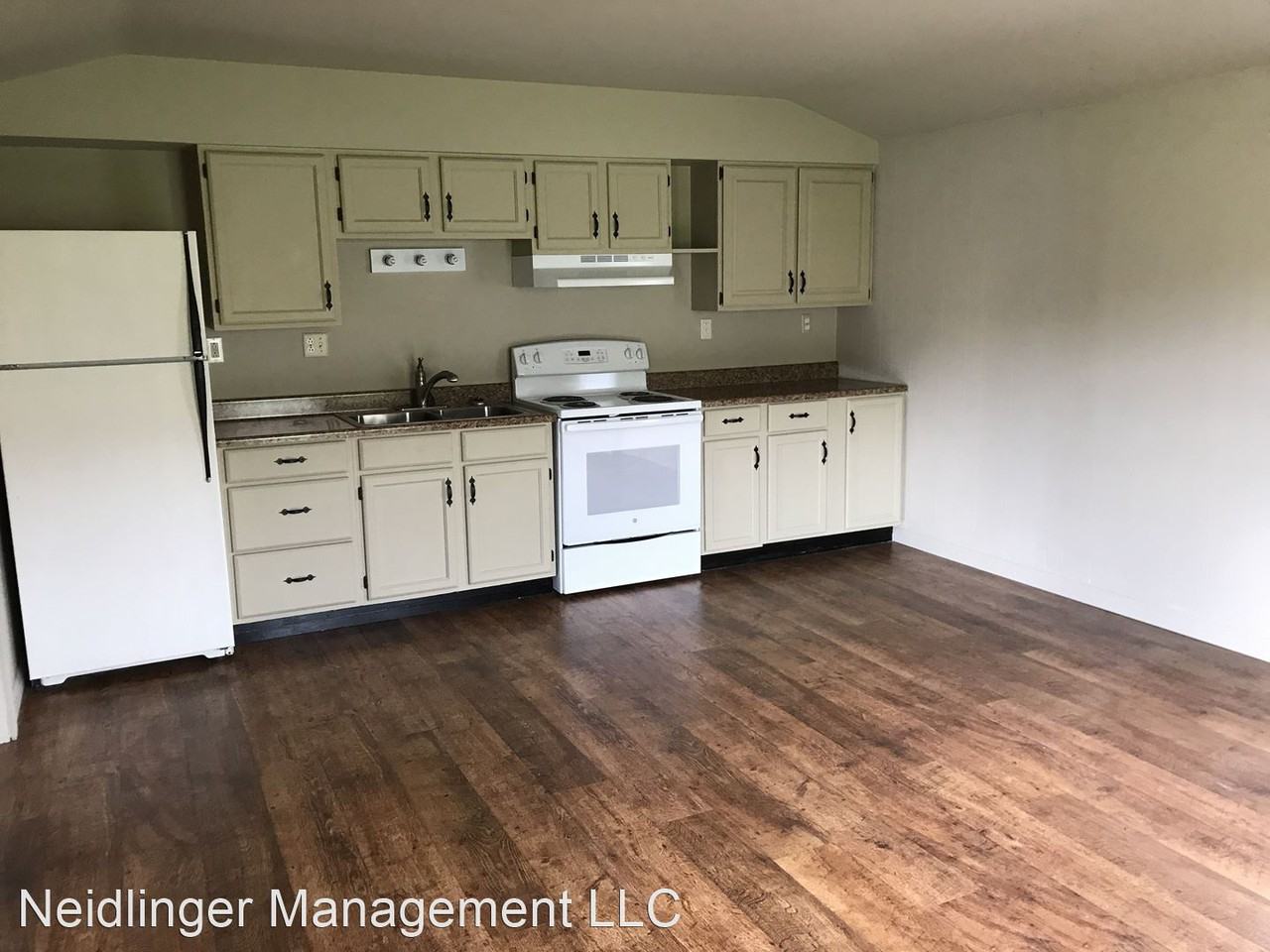 4 Walnut Ln - Photo 3 of 7