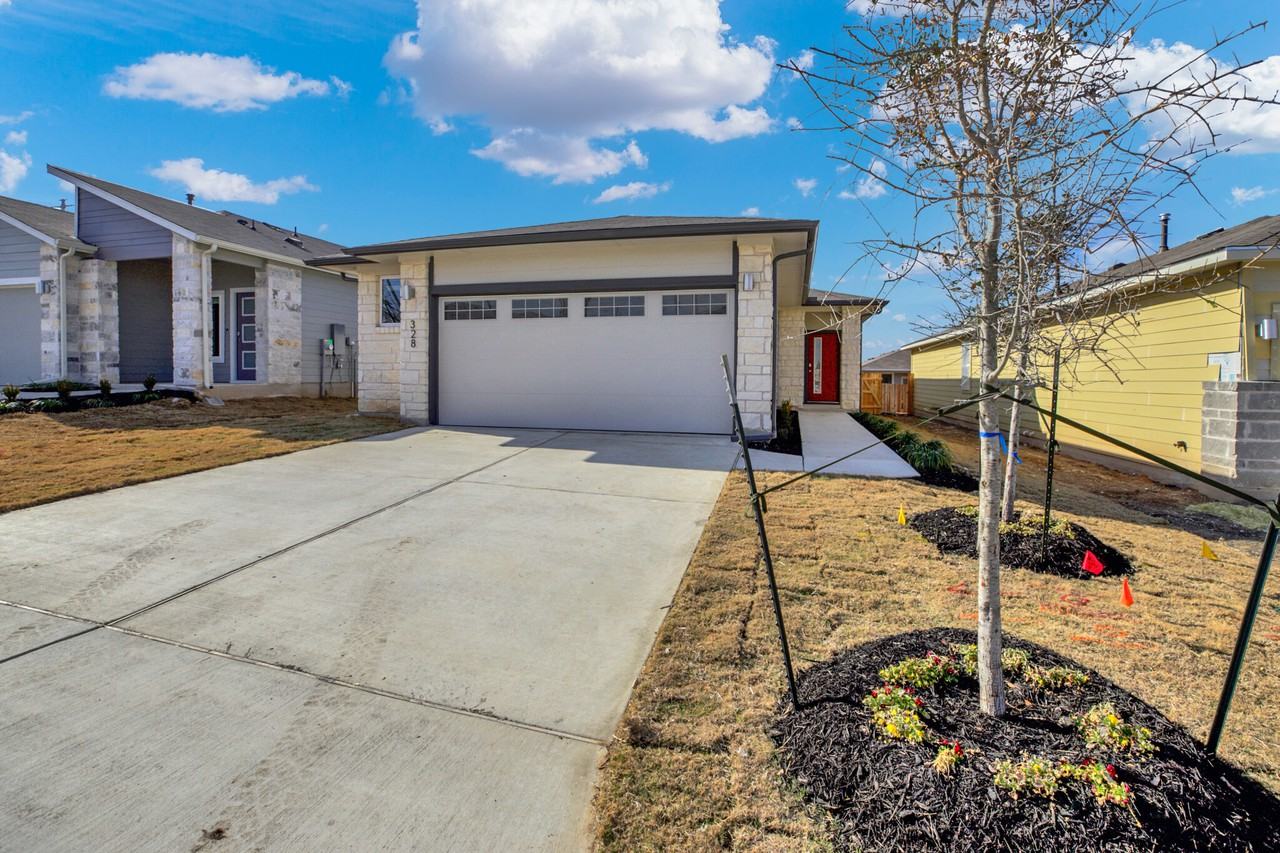 320 Robertson Rd - Photo 2 of 22