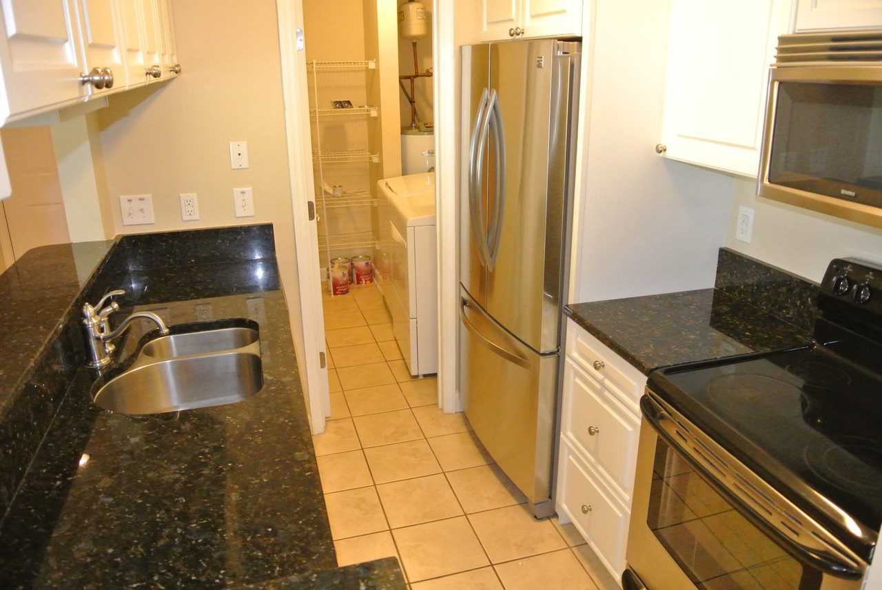 1008 Kingswood Dr - Photo 3 of 10