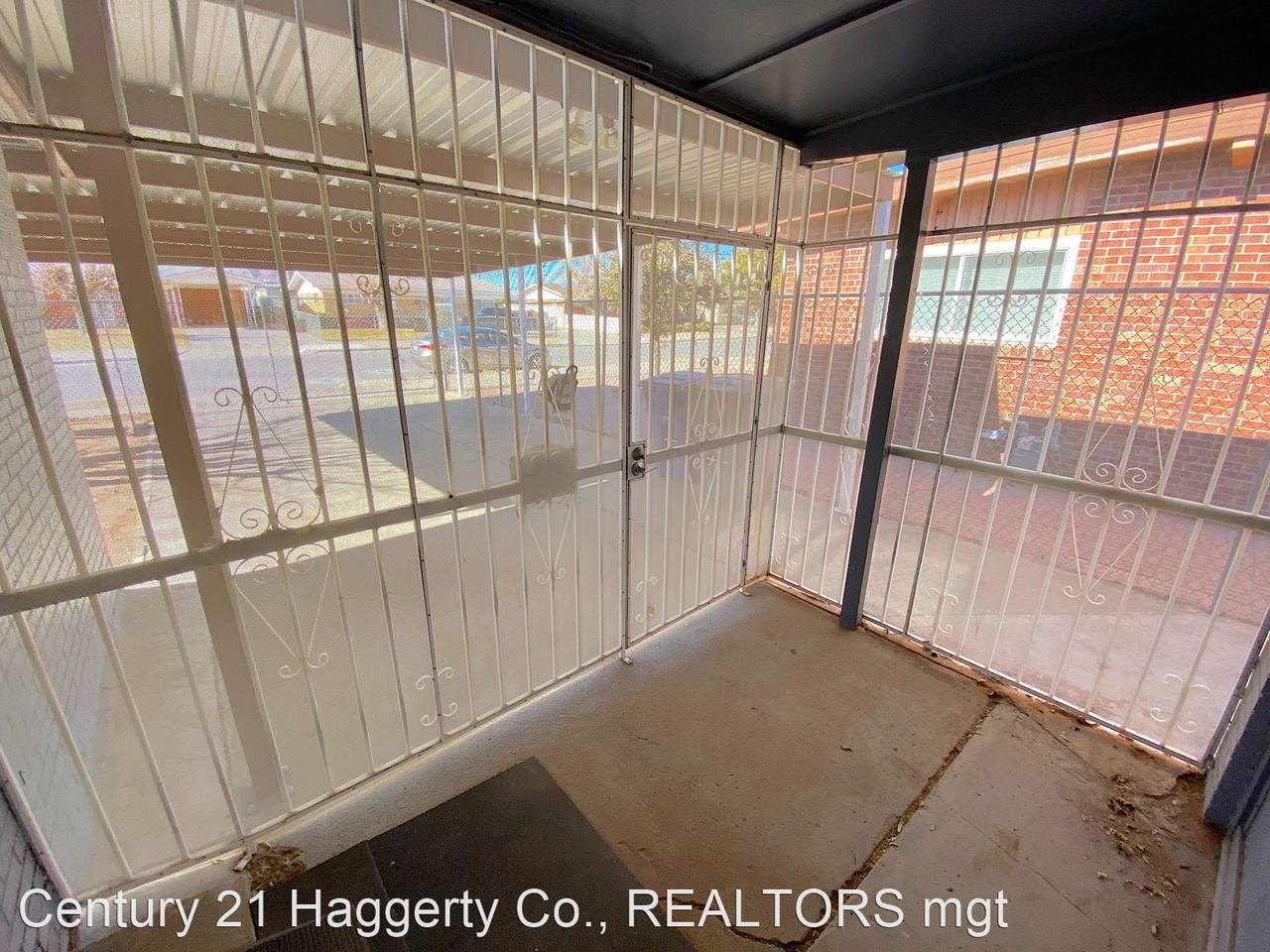 10328 Commodore St - Photo 3 of 23