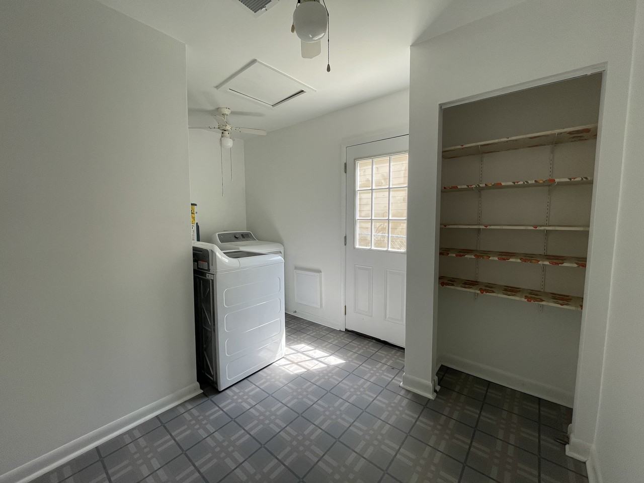 137 Manchester Rd - Photo 5 of 11