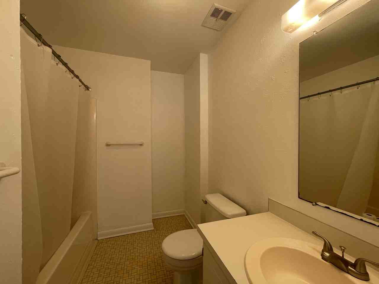 137 Manchester Rd - Photo 7 of 11