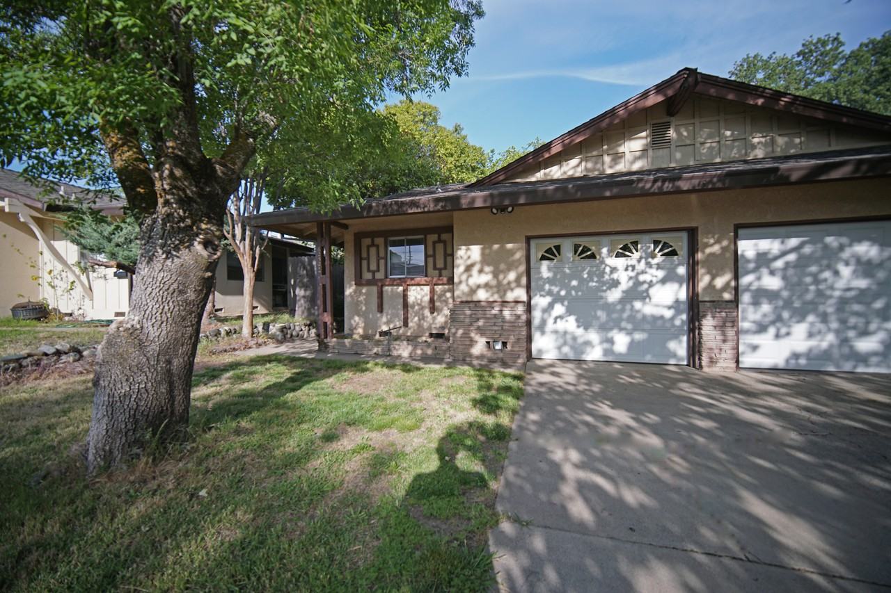 6252 Westwood Dr - Photo 2 of 17