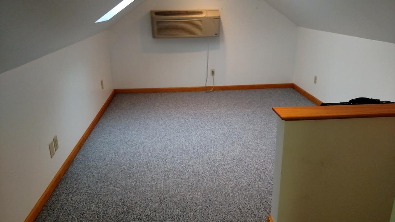 352 Raymond St - Photo 2 of 5