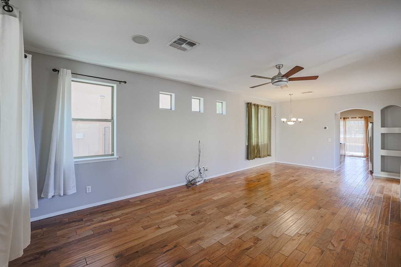 7324 N 90th Ln - Photo 5 of 31