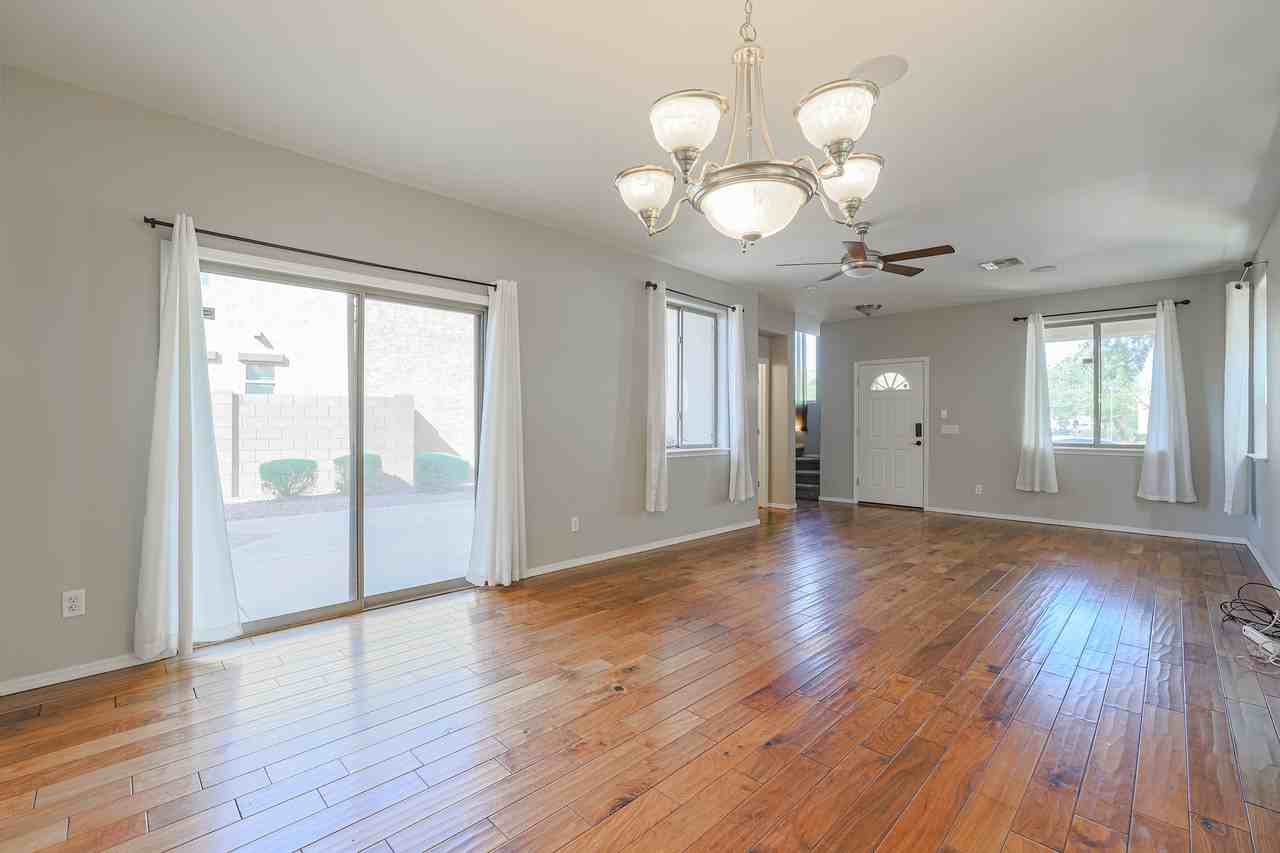 7324 N 90th Ln - Photo 7 of 31