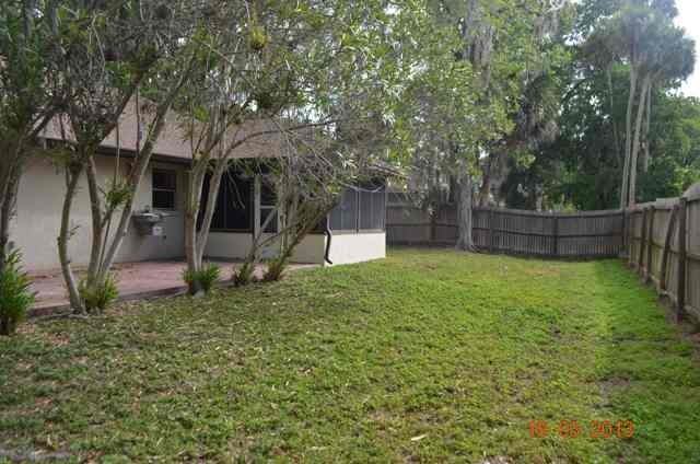 980 Sandle Wood Dr - Photo 3 of 12