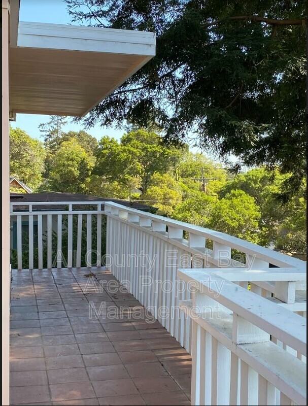 1 Marchant Gdns - Photo 3 of 16